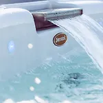 Don Giulio Luxury Jacuzzi 4* 维克艾库塞