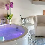 Don Giulio Luxury Jacuzzi 招待所 4*