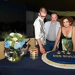 Don Giulio Luxury Jacuzzi 招待所 维克艾库塞