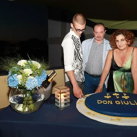 Don Giulio Luxury Jacuzzi Gasthof Vico Equense